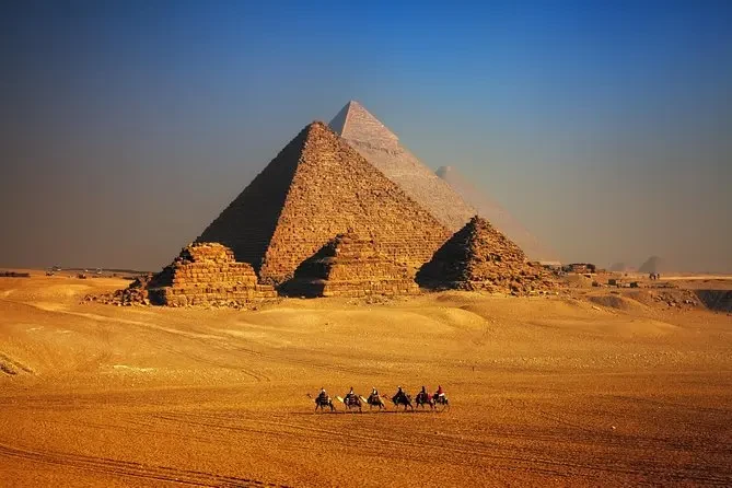 private pyramids tour in Cairo i